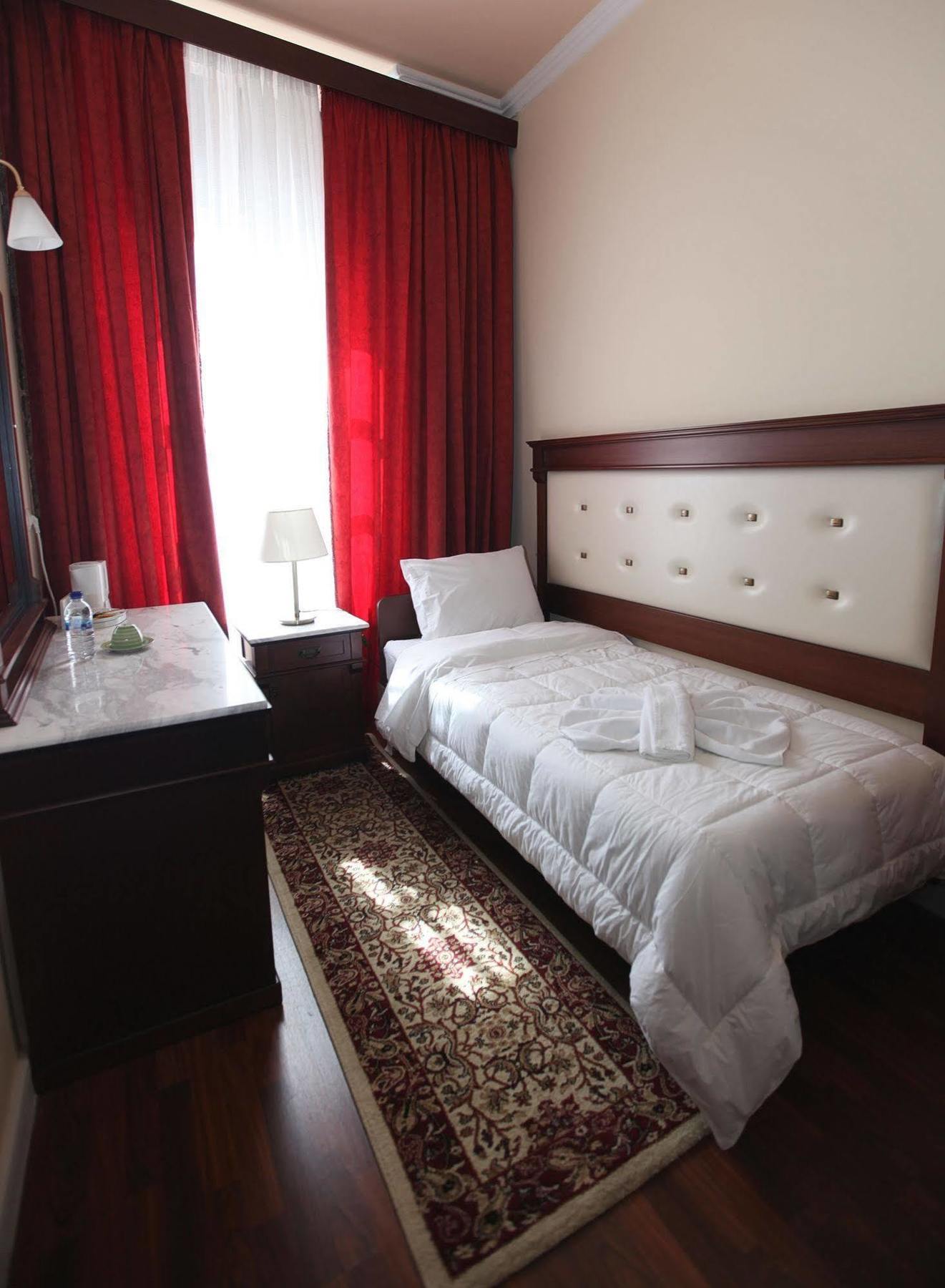 Aktaion Syros Hotel 3*