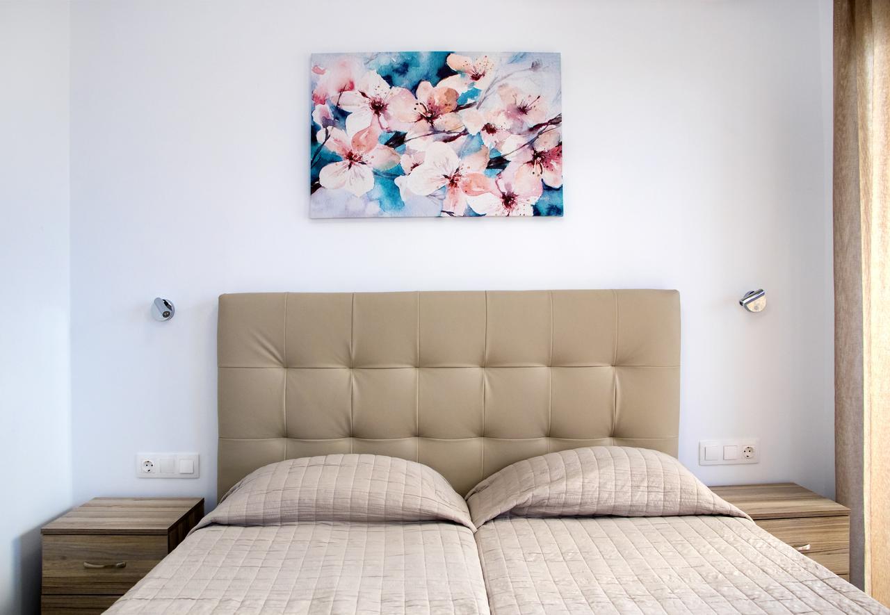 Gardens Exclusive Apartment Gennadi