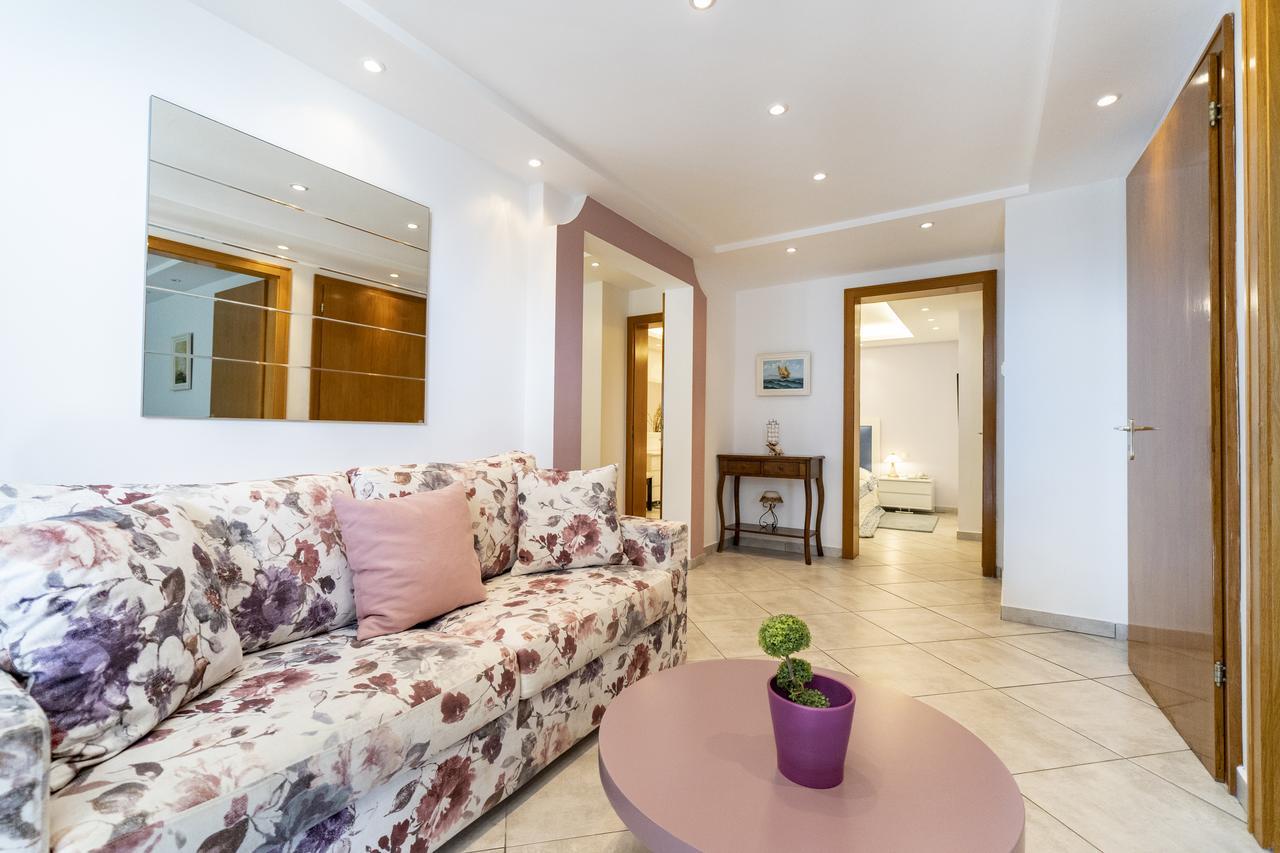 Romantica Hotel Palaiontsiflikion