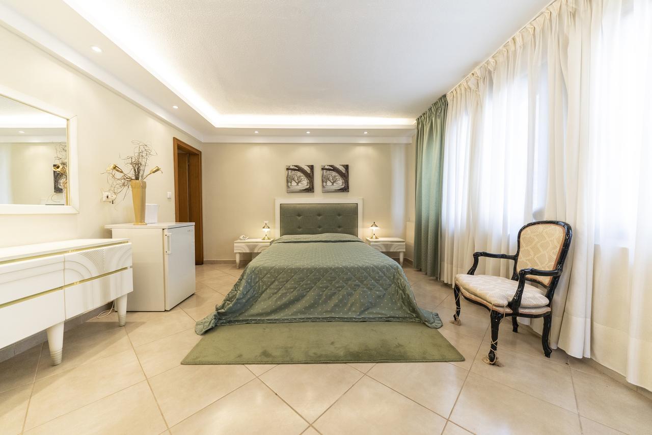 Hotel Romantica Palaiontsiflikion