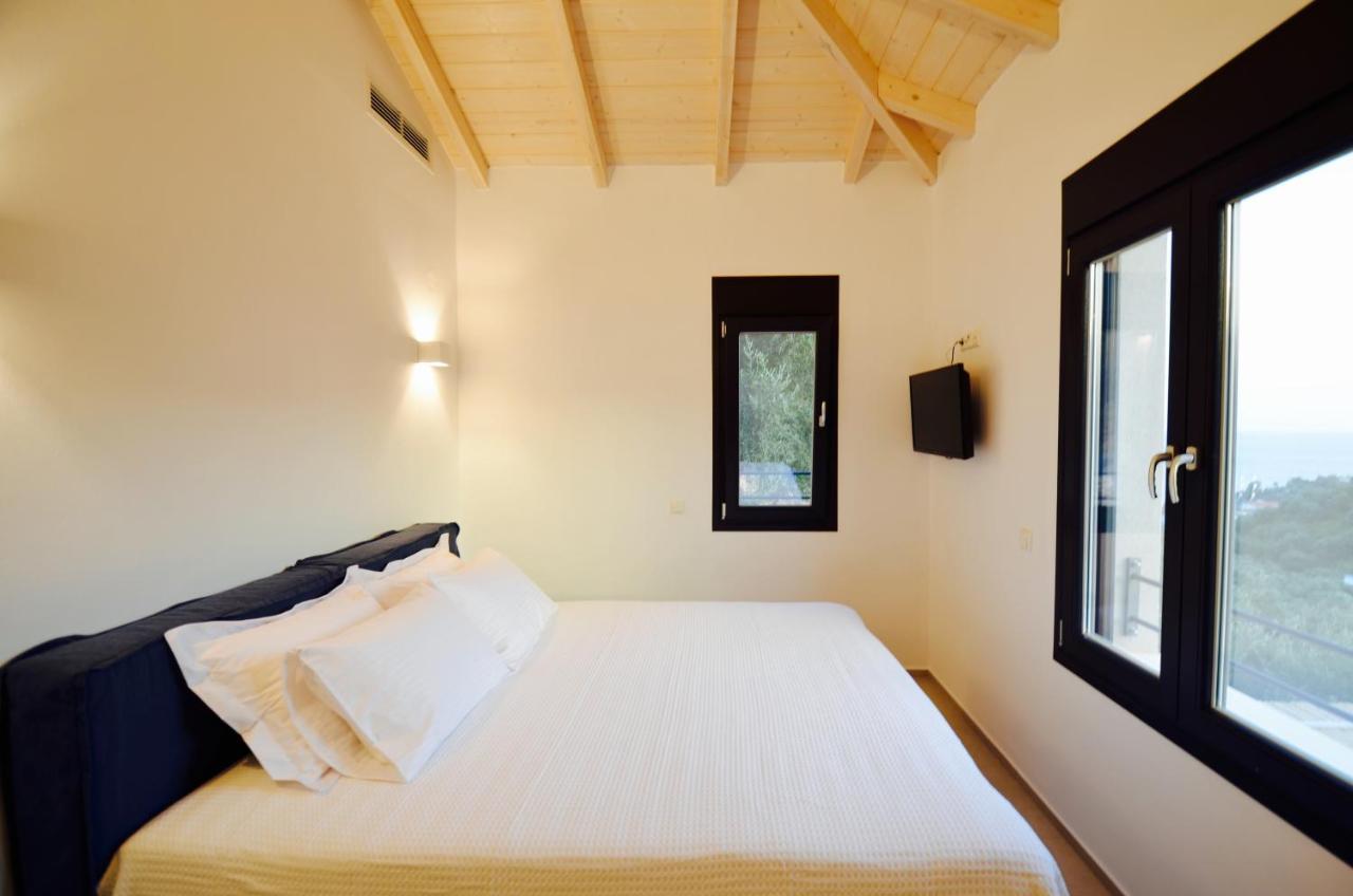 Asaya Hills * Parga