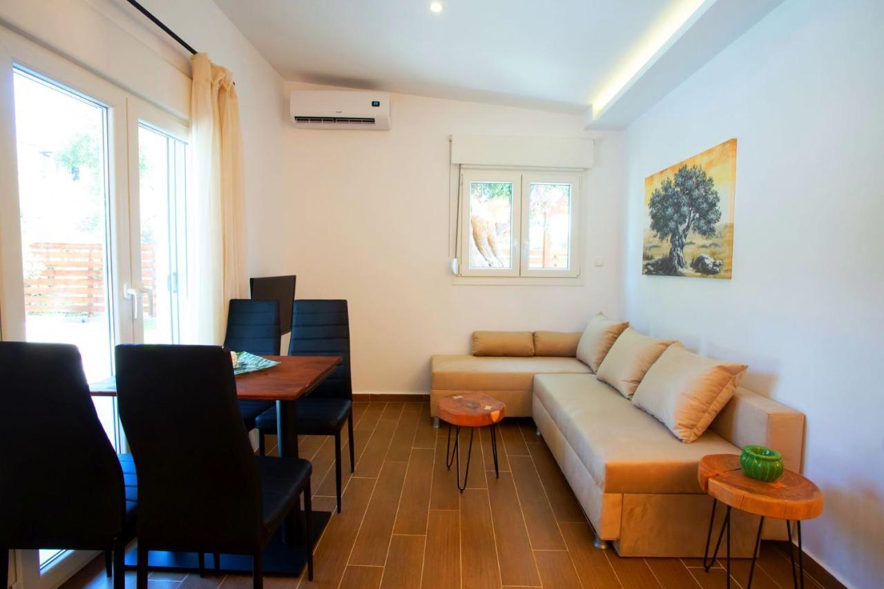 Salonikiou & Apartment