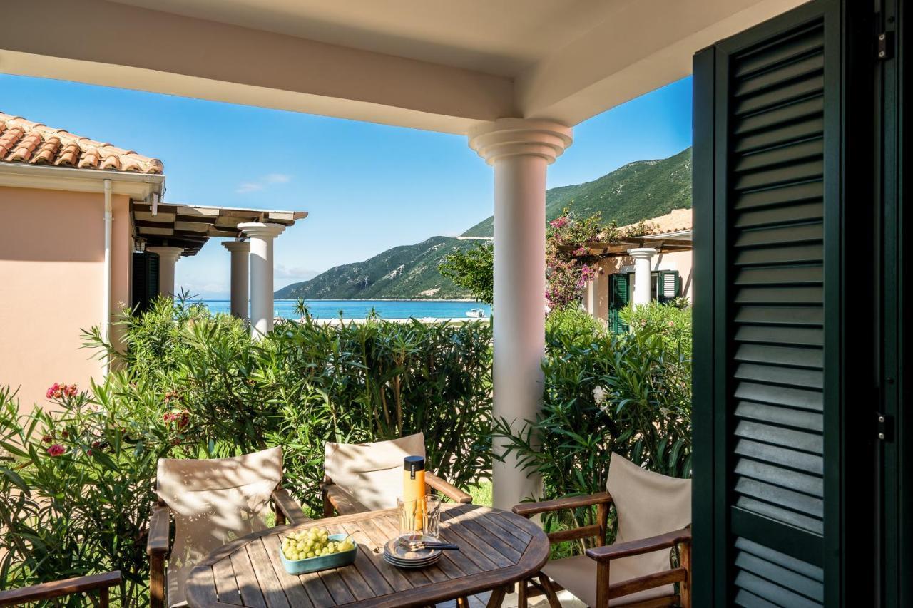 Aktes Villa *