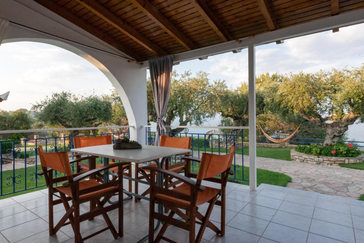 Tasos Koutsoubos Apartment *