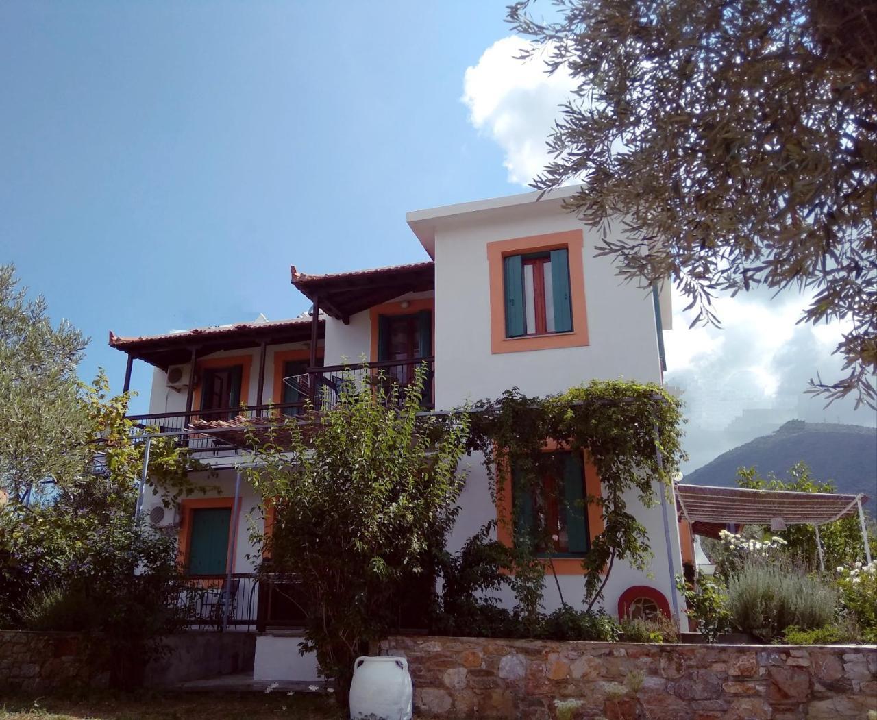 Dafnes Guest house