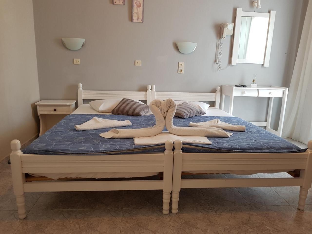 & Joanna 3* Perissa (Santorini)