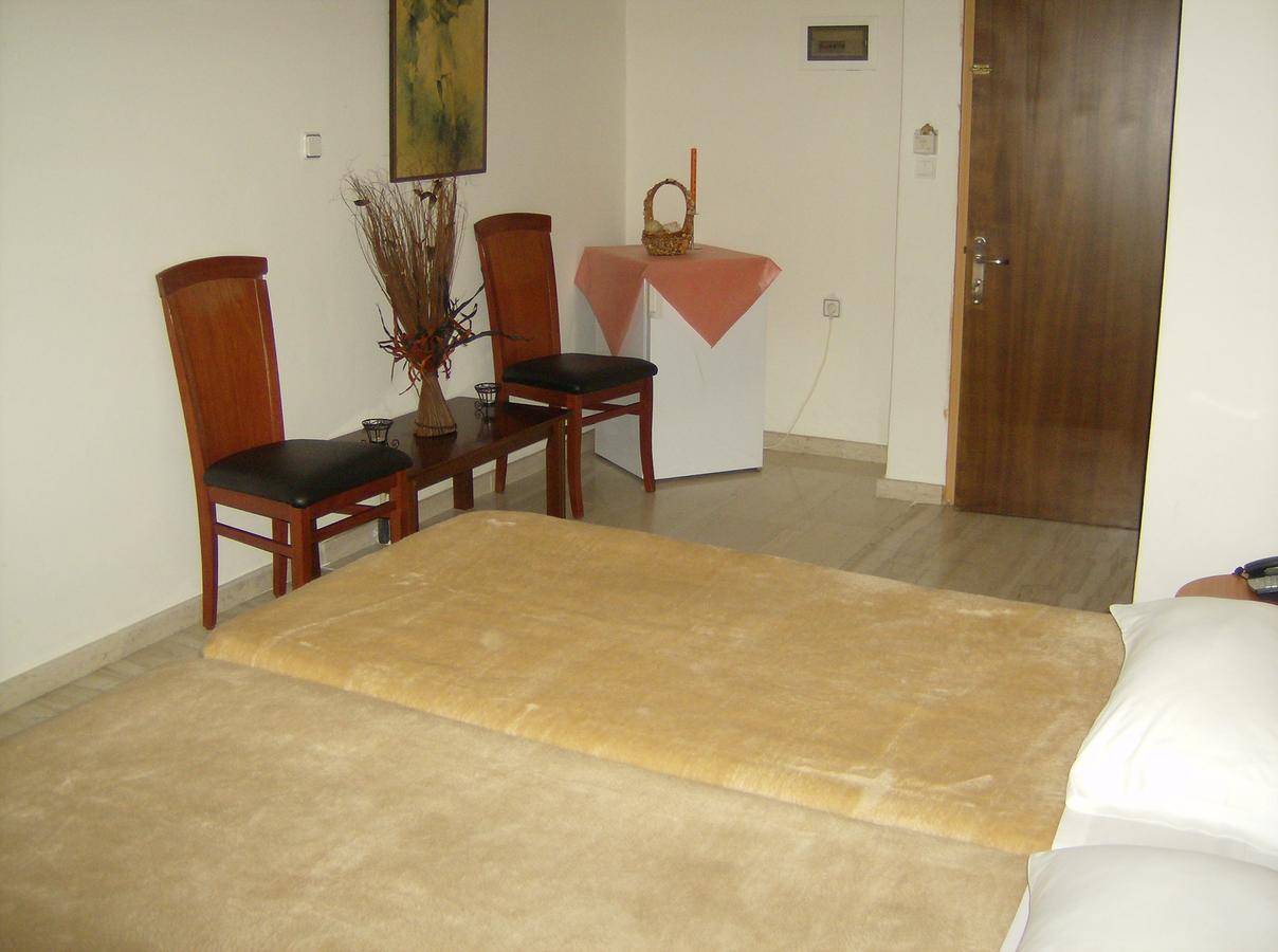 Cleopatra Hotel