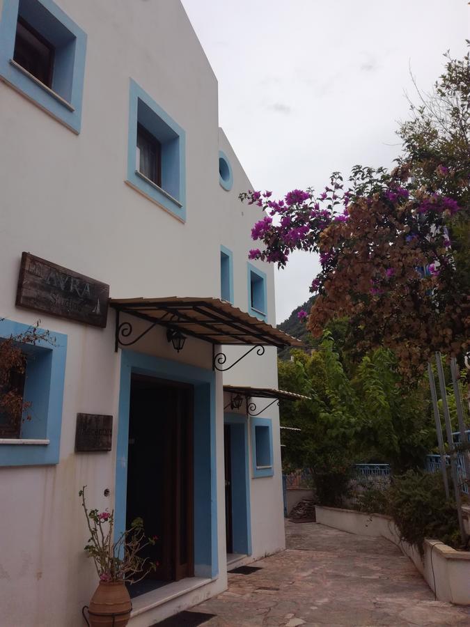 Hotel Avra 3*