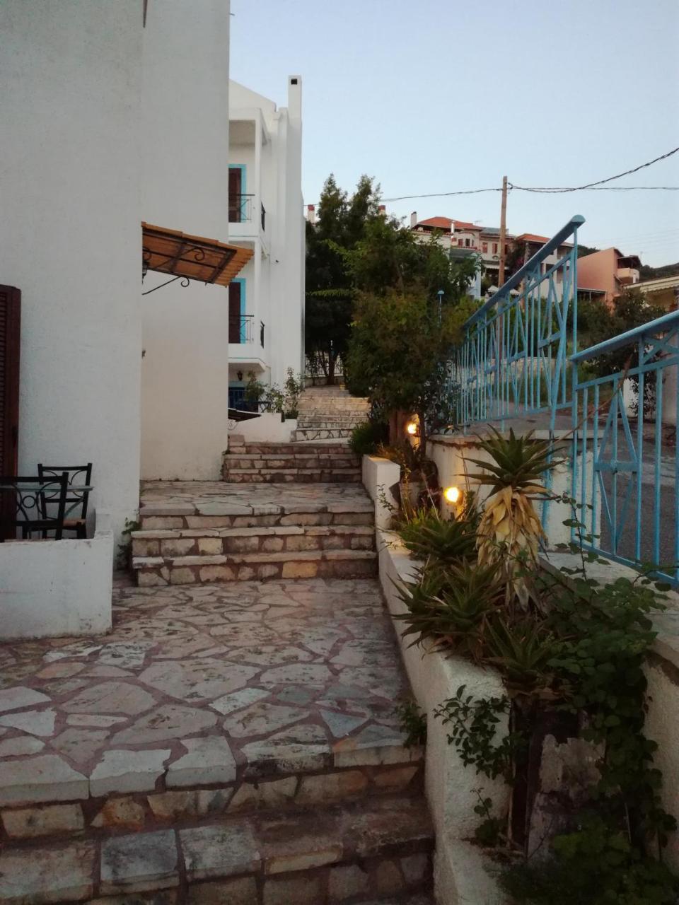 Avra 3* Monastiraki (Phocis)