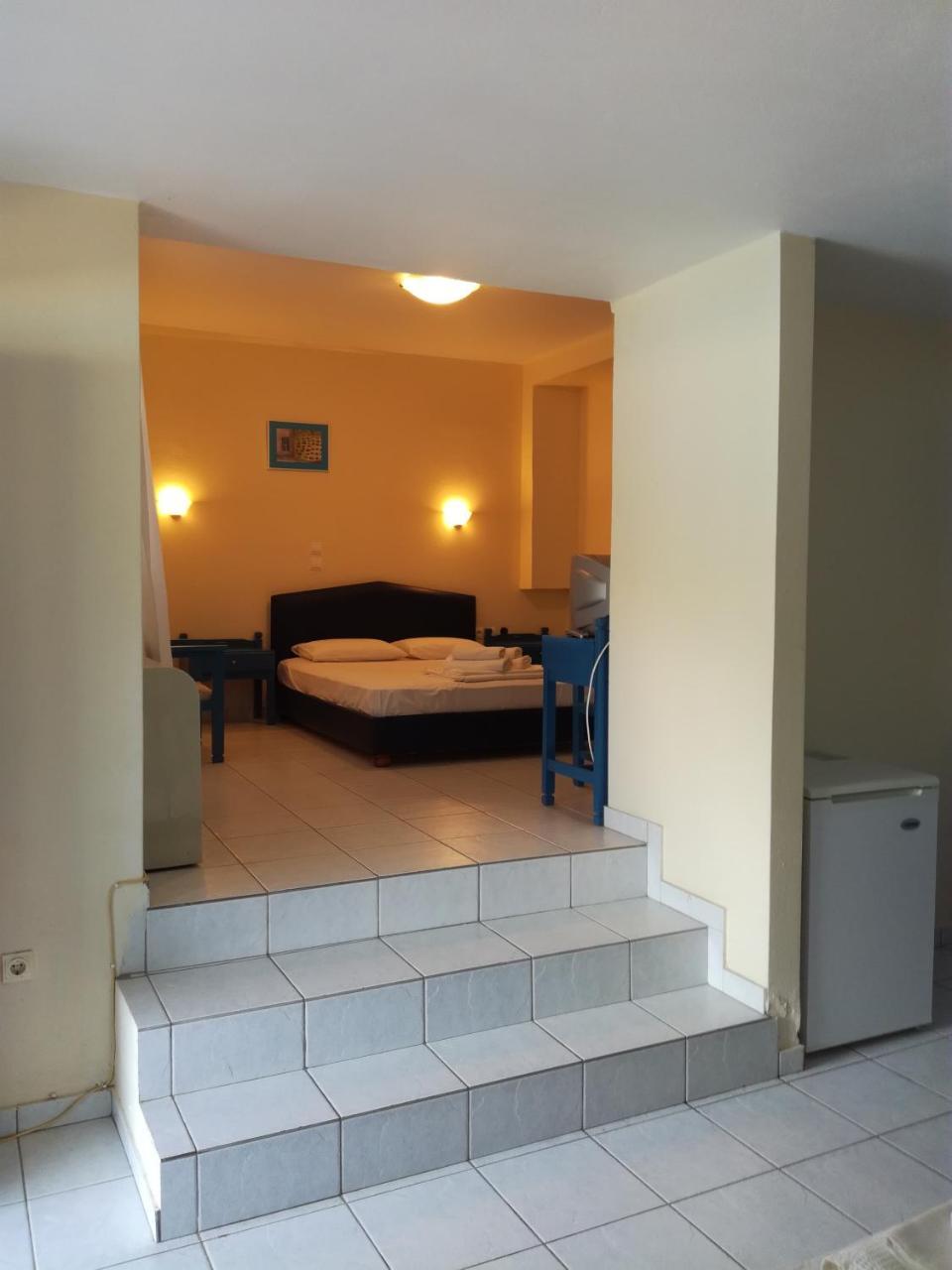 Avra 3* Monastiraki (Phocis)