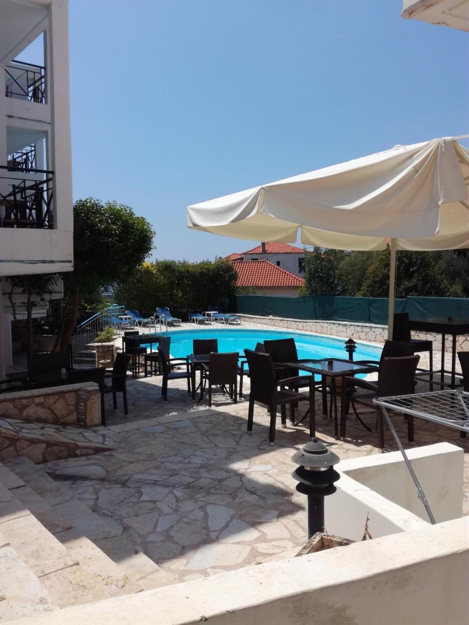 Avra 3* Monastiraki (Phocis)