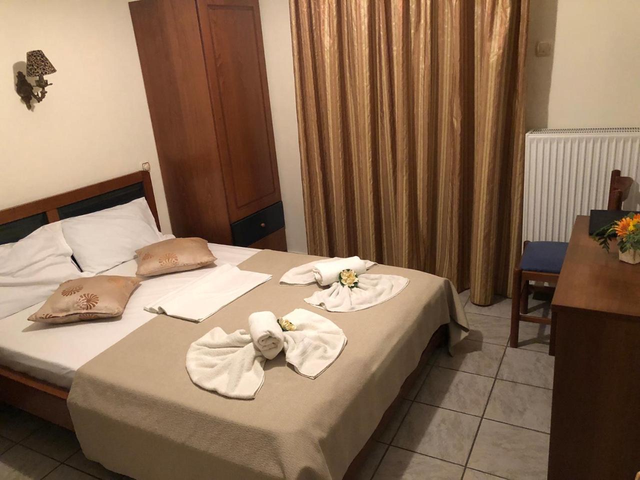 Karagianni 3*