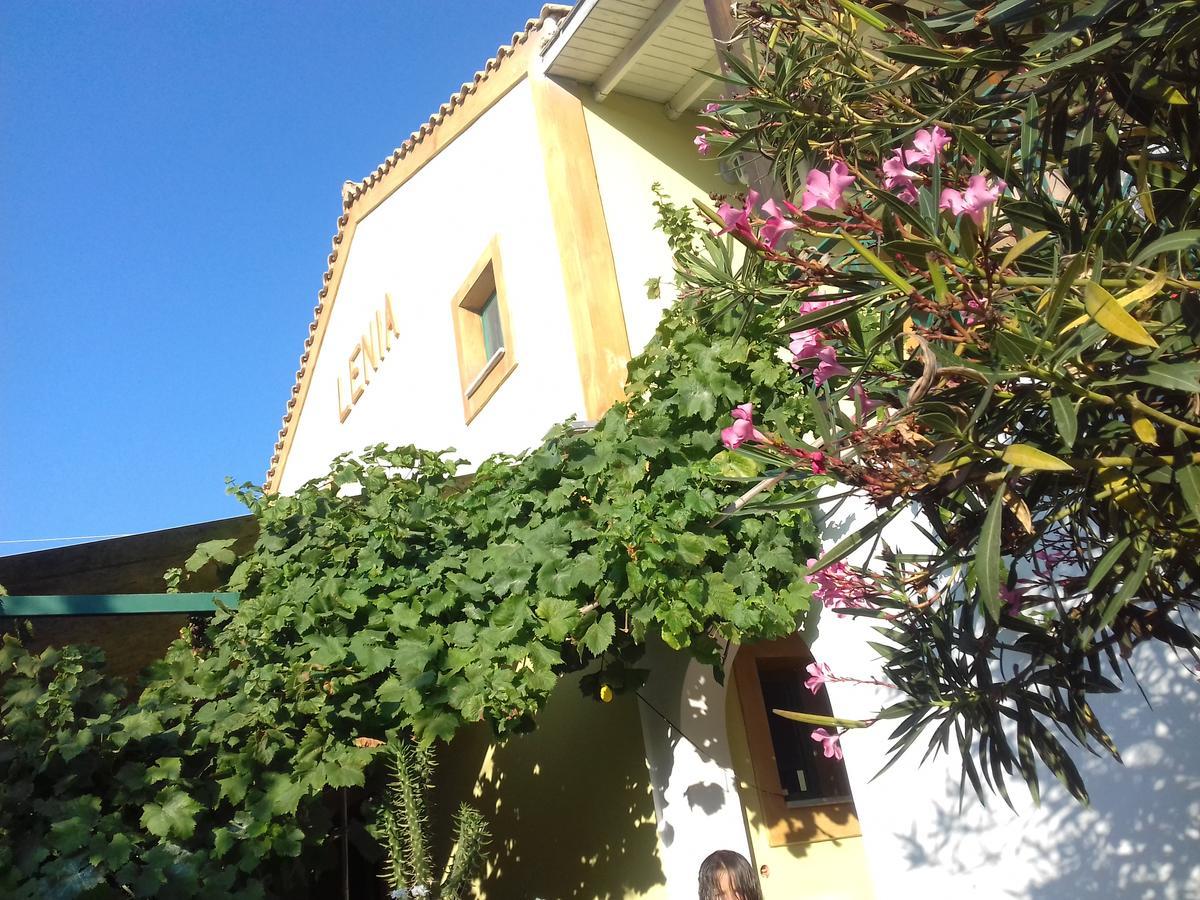 Lenia Aparthotel 2*