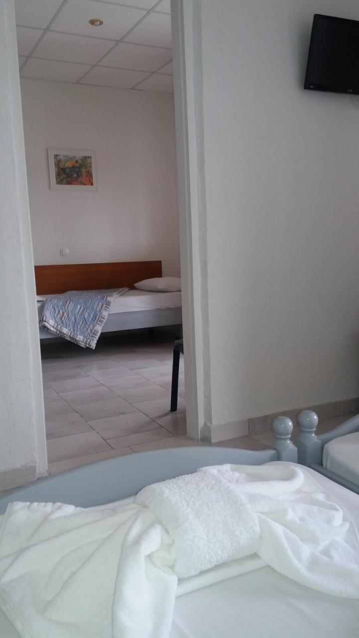 Erato Hotel 2*