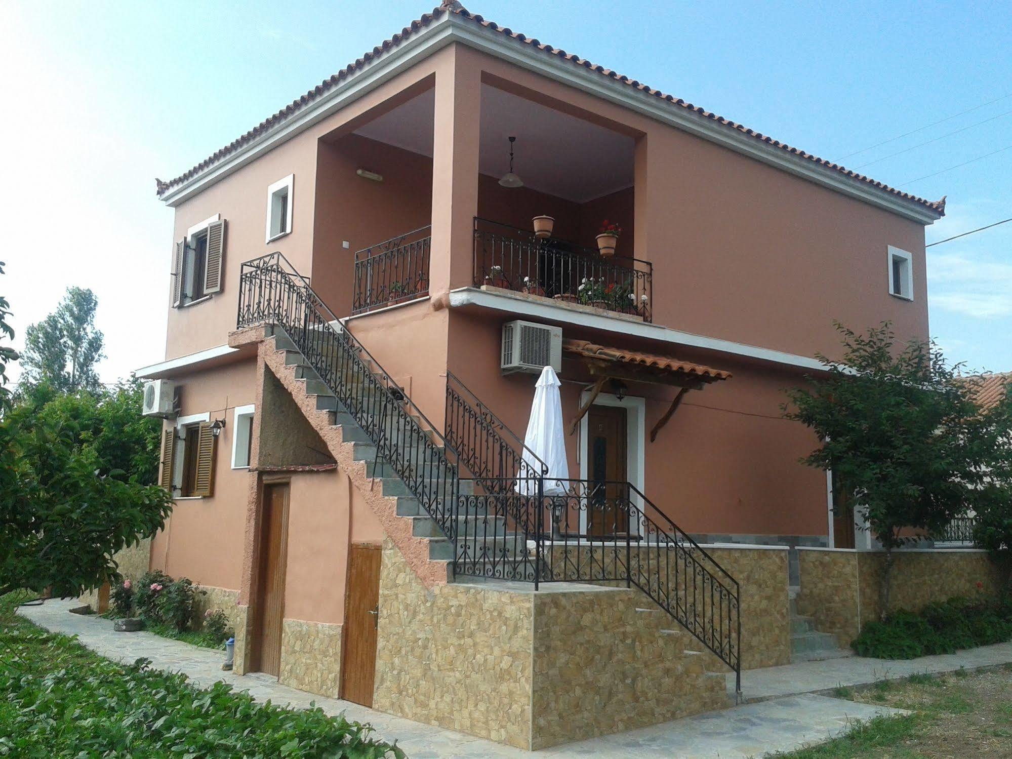 Vassilis Anaxos