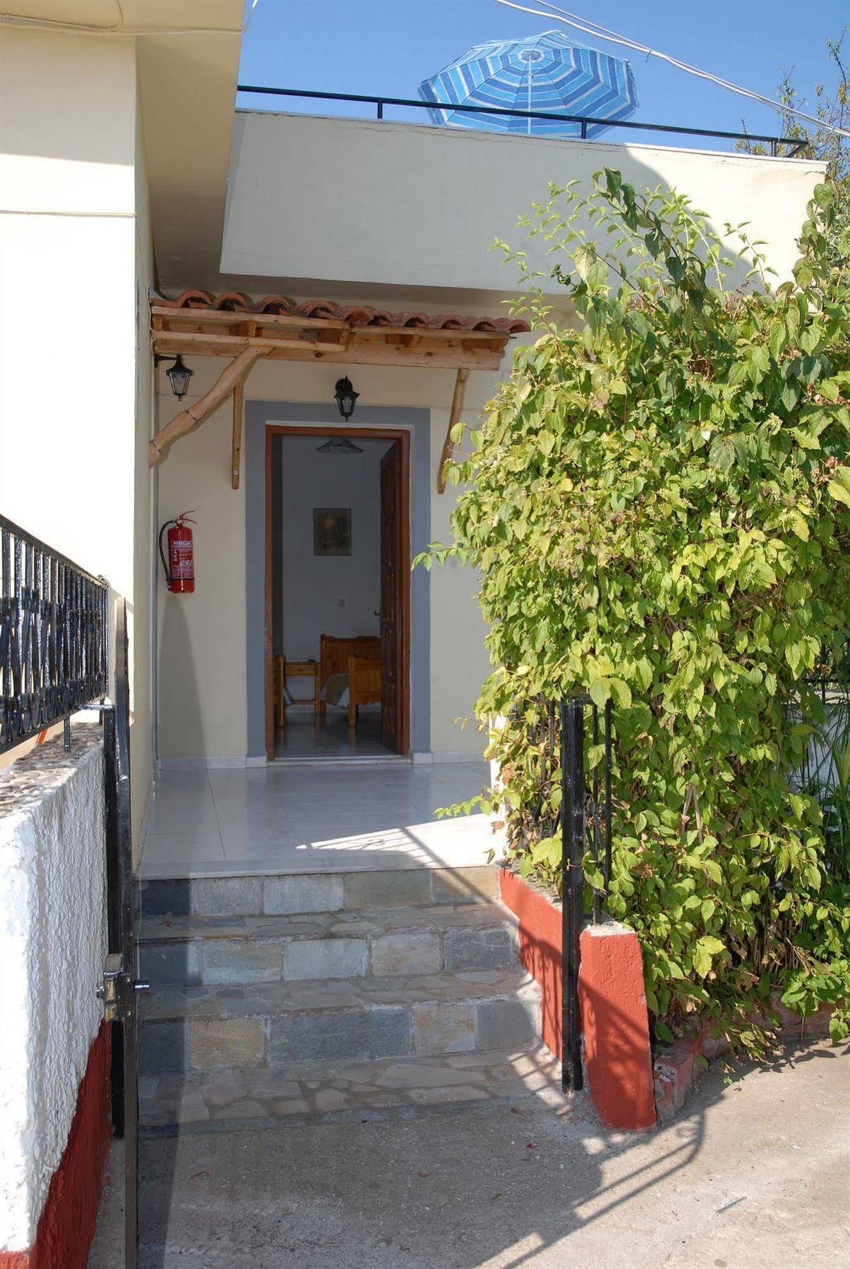 Vassilis Apartment *