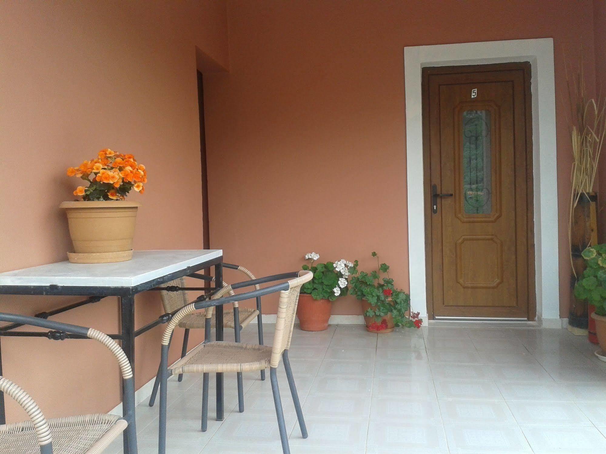 Vassilis Apartment *