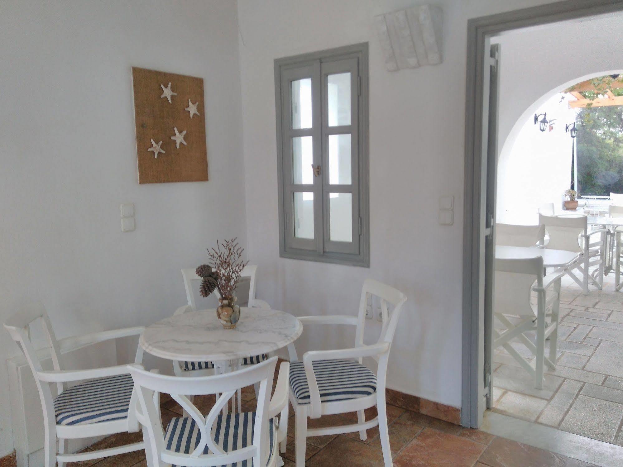 Guest house Roussos
