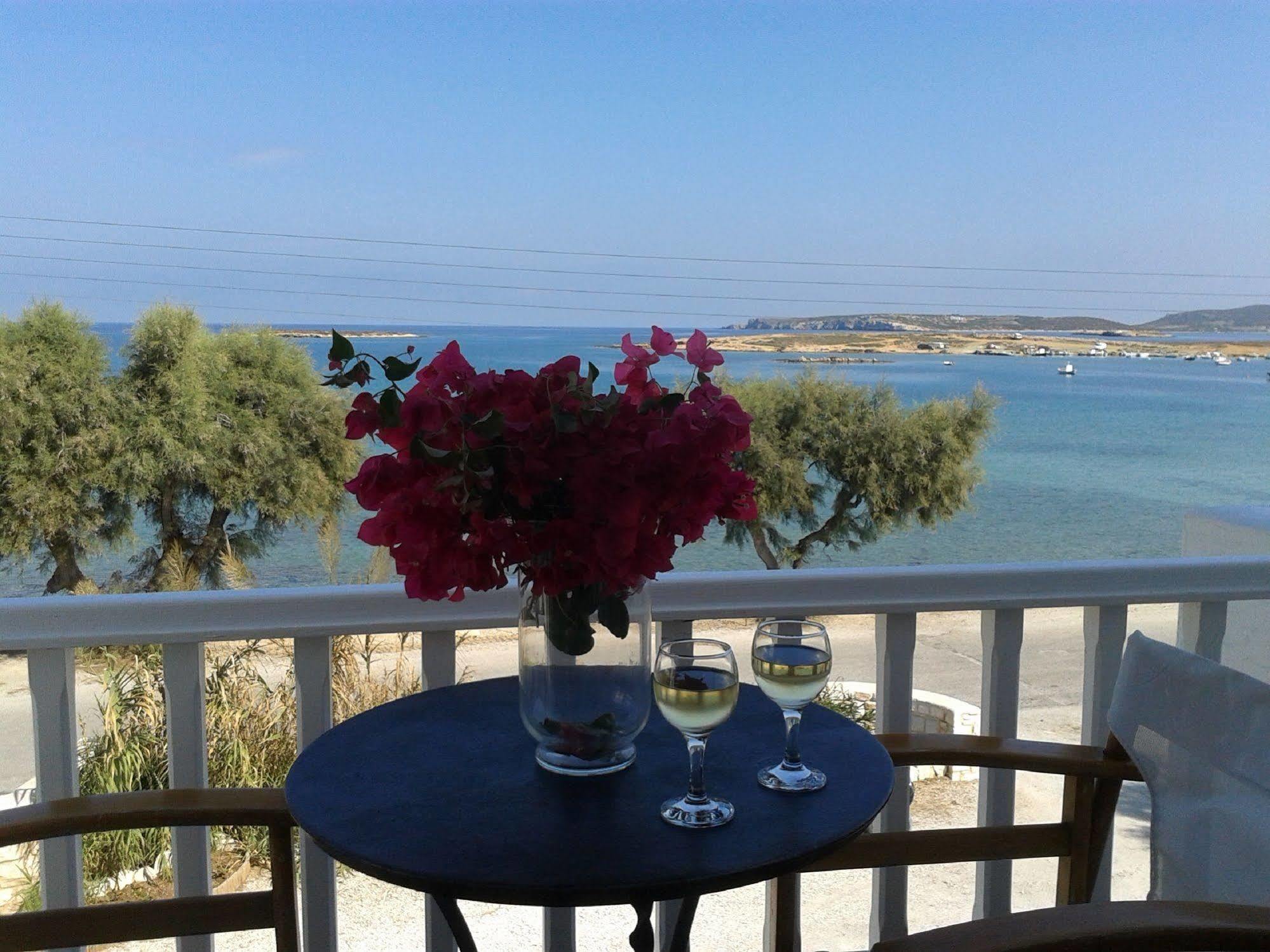 Roussos Naousa (Paros)