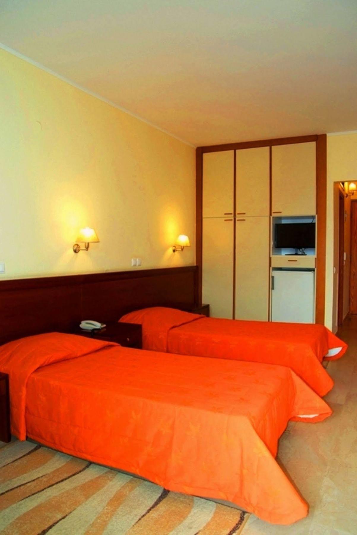 Elysee Hotel 2*