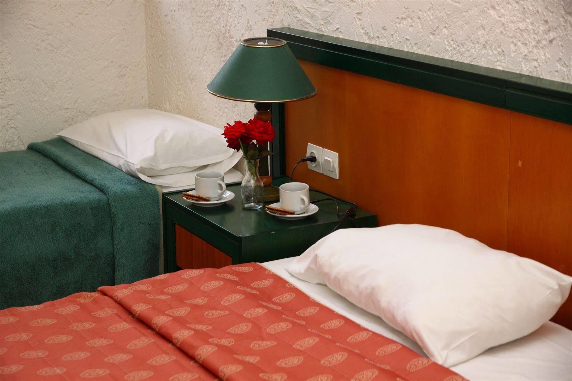 Sandy Hotel 2*