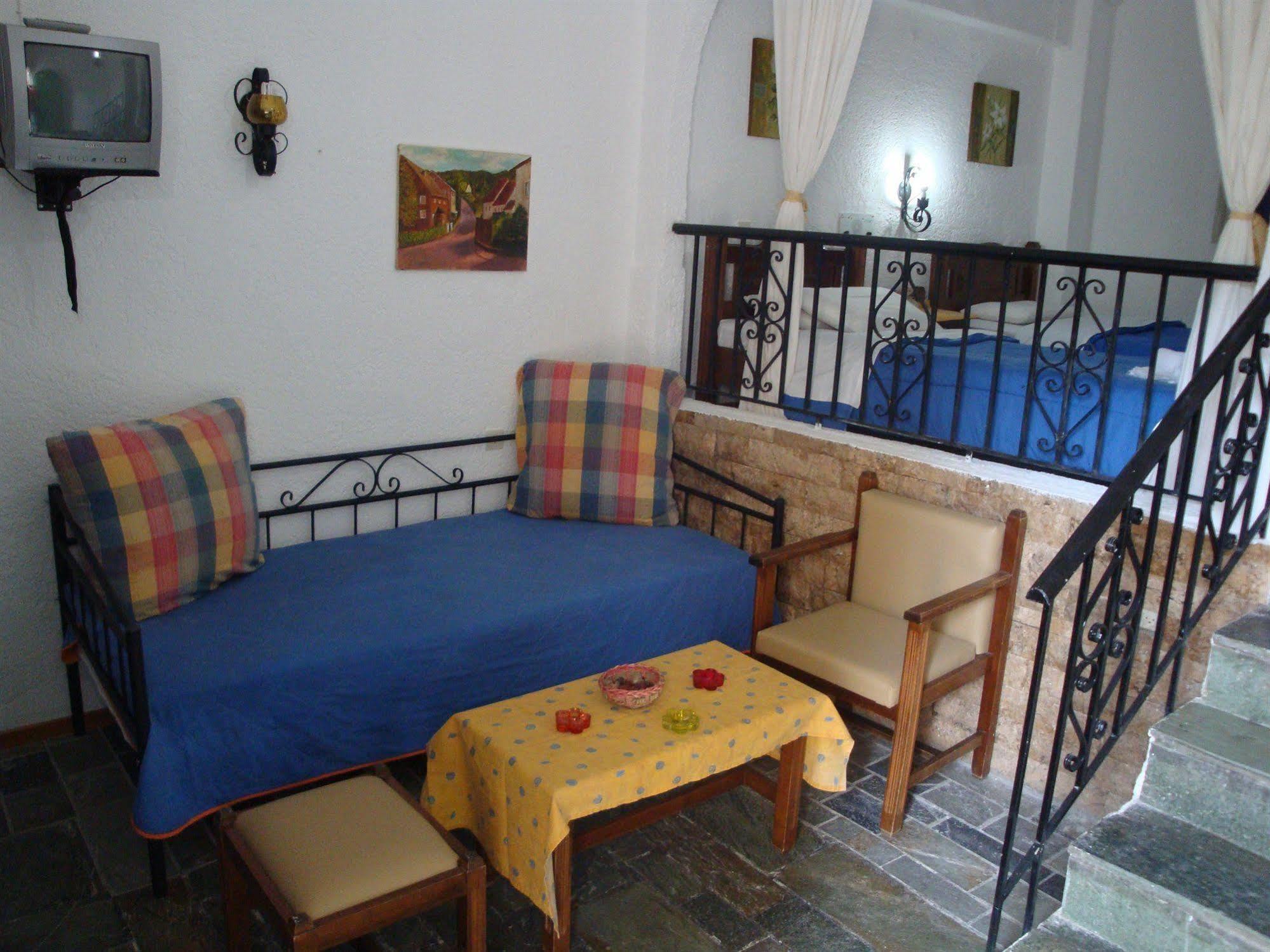 Maria Flora Aparthotel