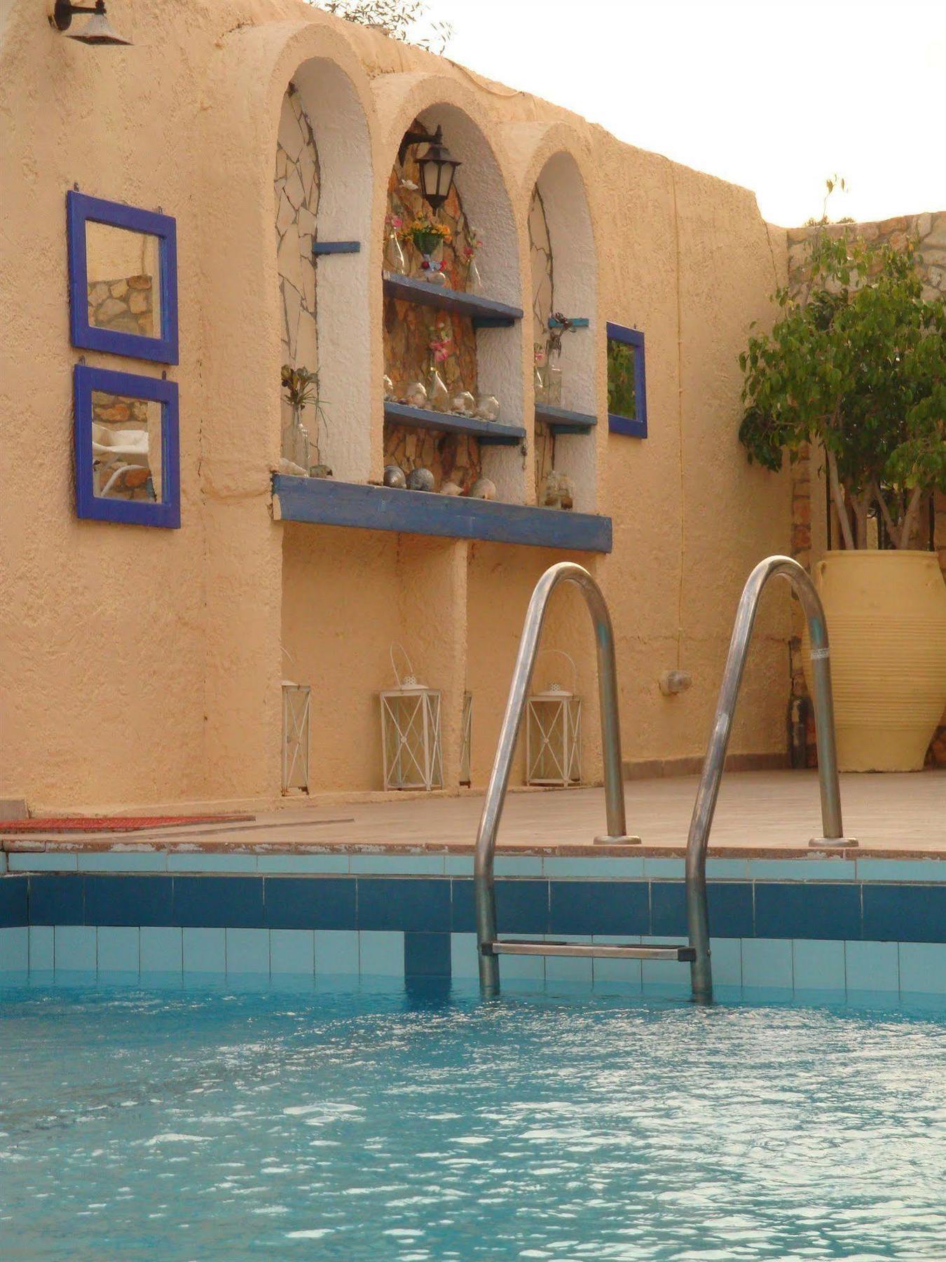 Maria Flora Aparthotel