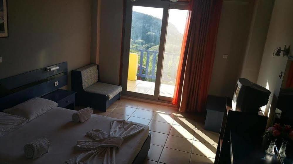 Politia 3* Agios Nikitas