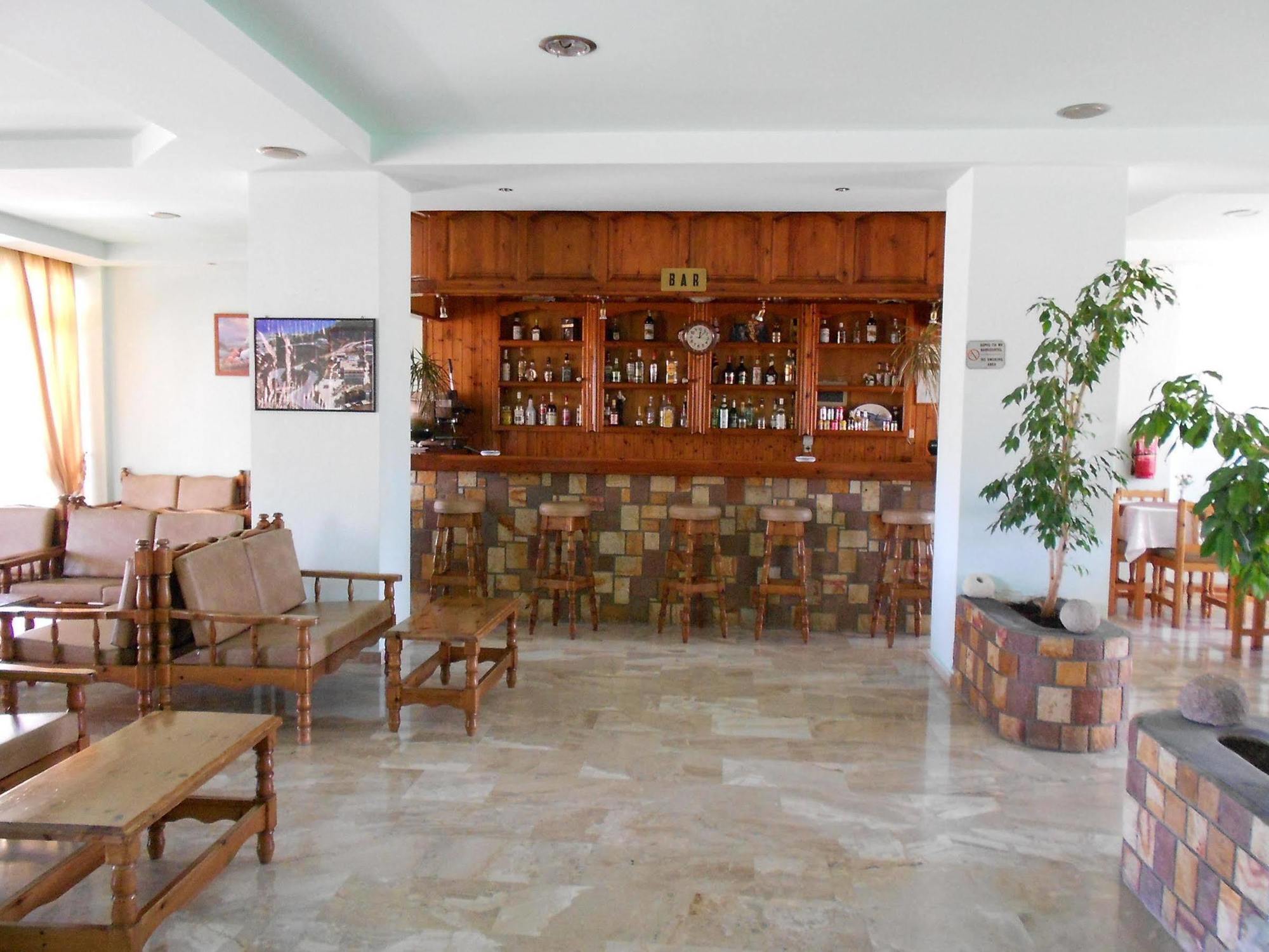 Athinoula 2* Kefalos (Kos)