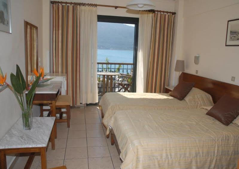Hotel Aeolis 3*
