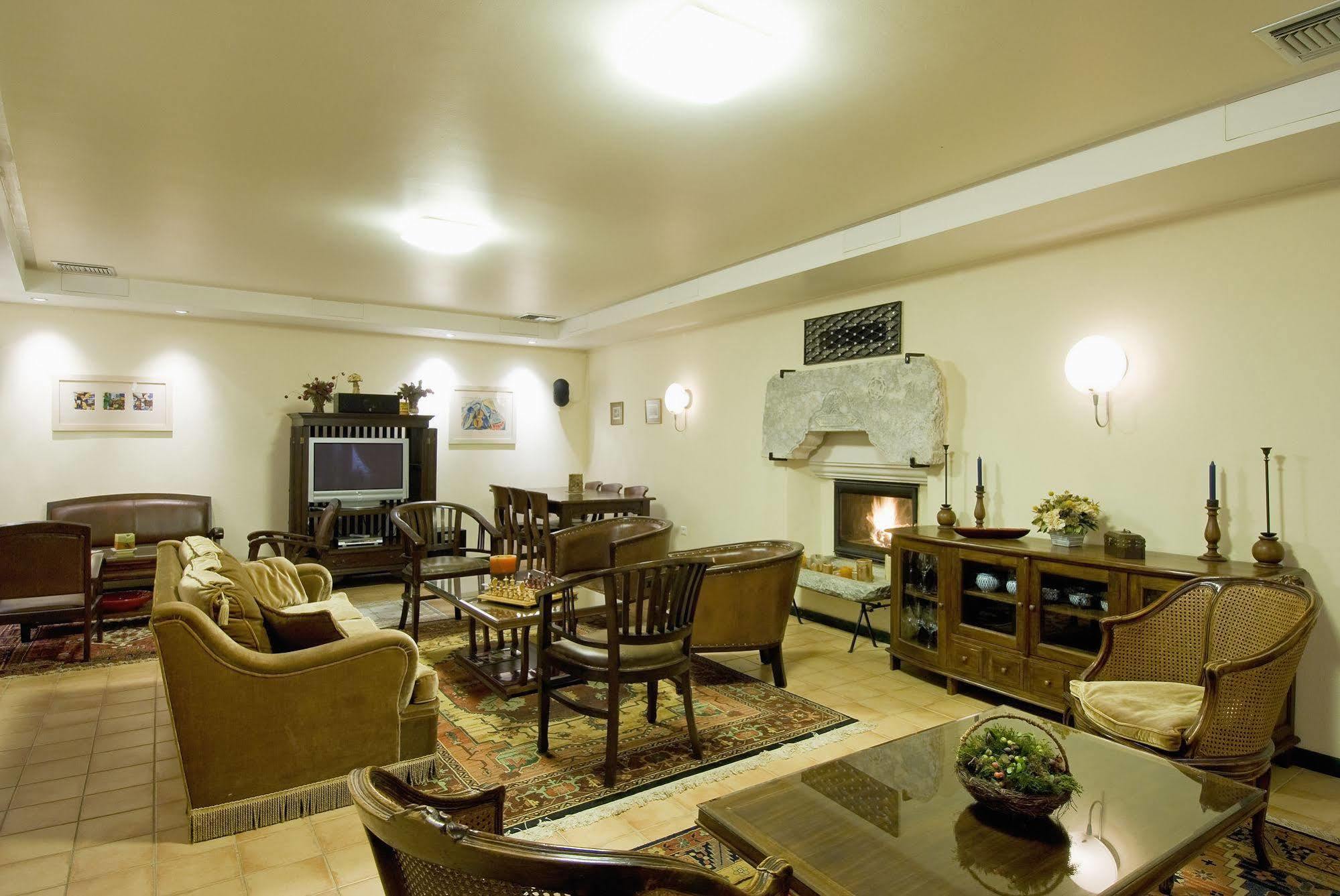 Anovolios Boutique Agios Georgios Nilias