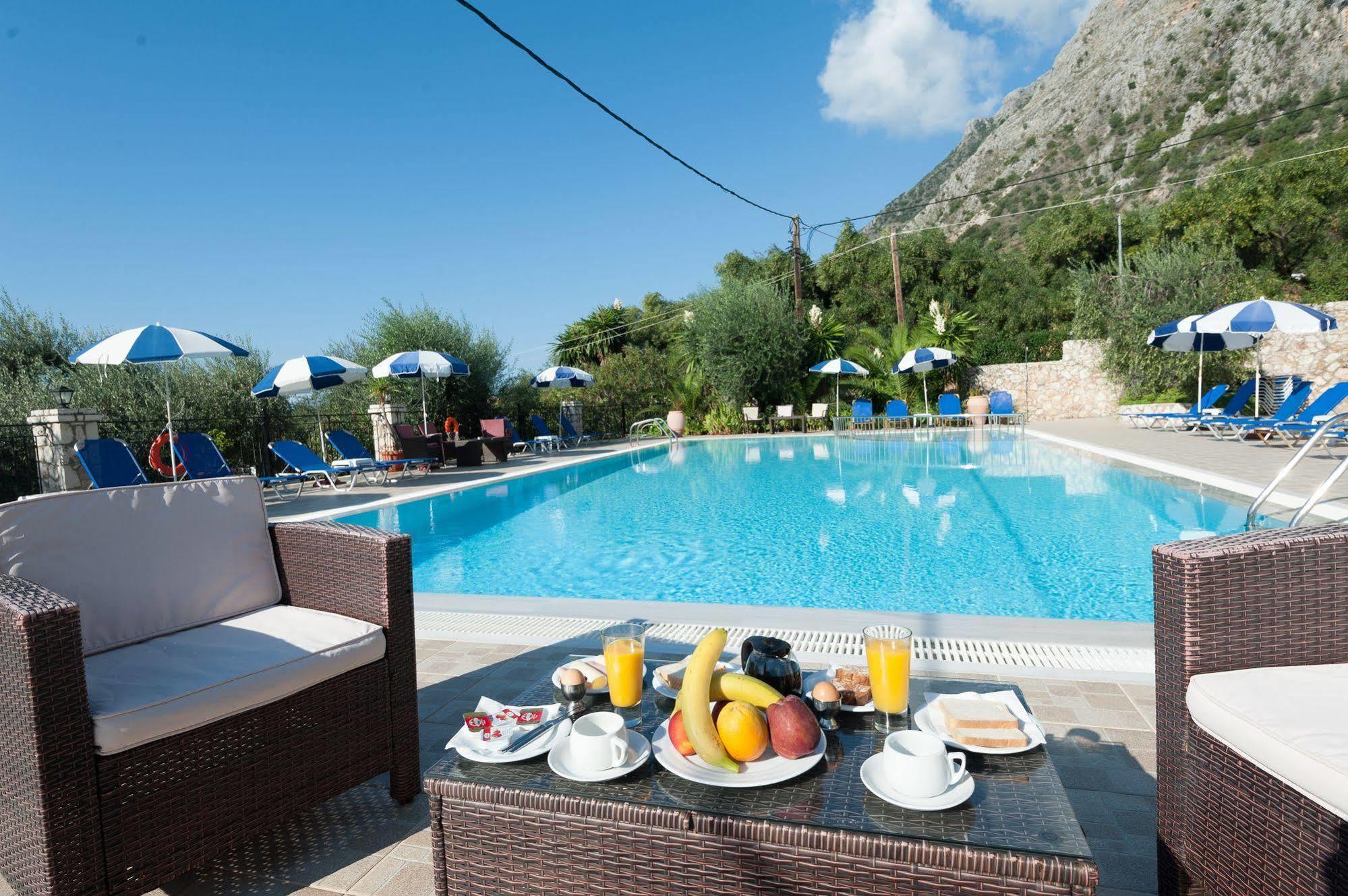 Crystal Blue Hotel, Aparthotel 3*