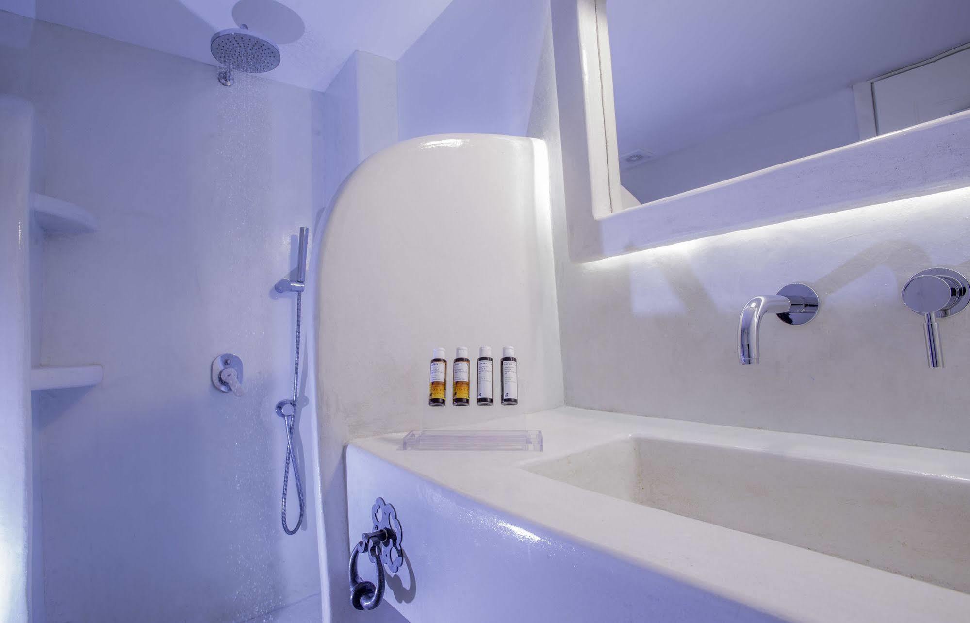 Captain Zeppos Hotel *