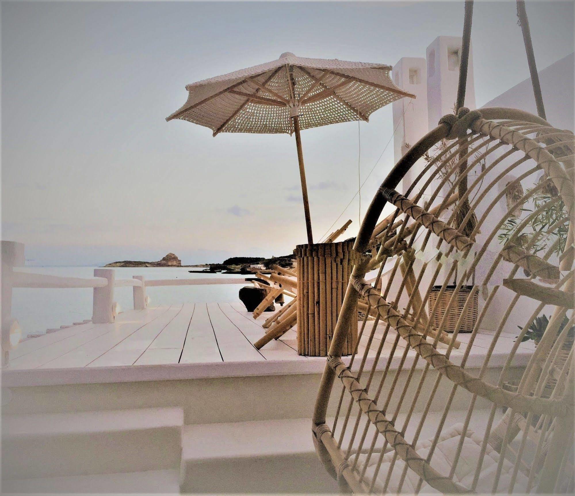 Captain Zeppos * Milos Island