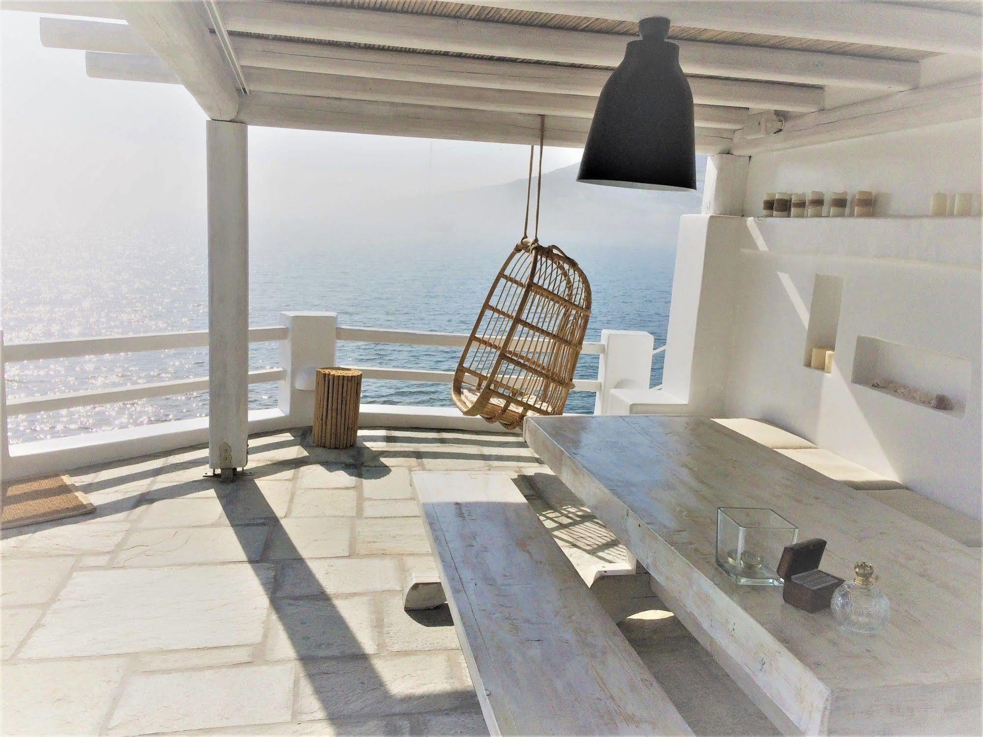 Captain Zeppos * Milos Island