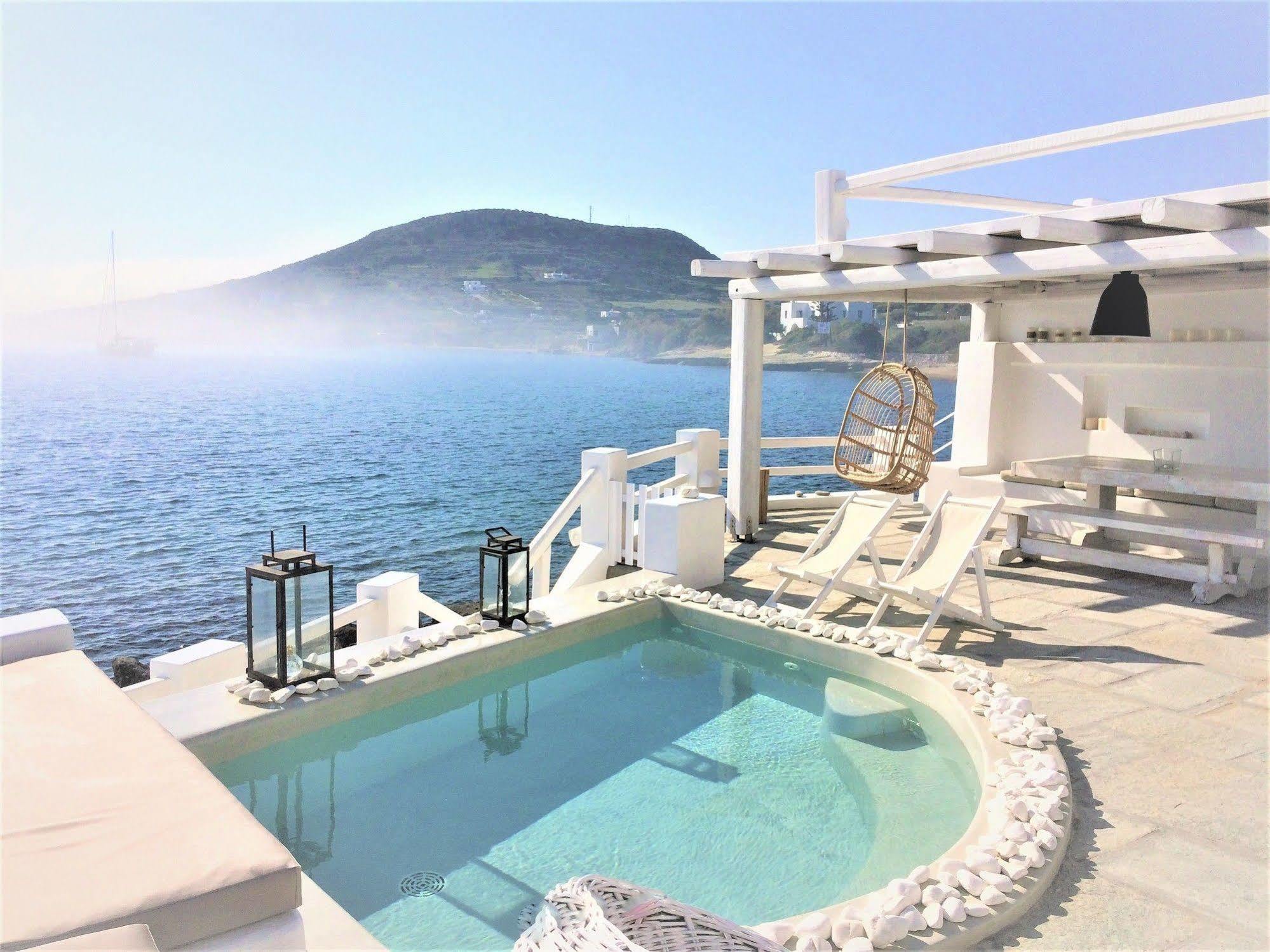 Captain Zeppos * Milos Island
