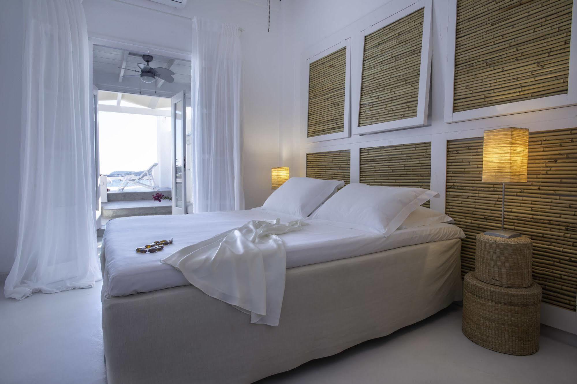 Captain Zeppos Hotel Milos Island