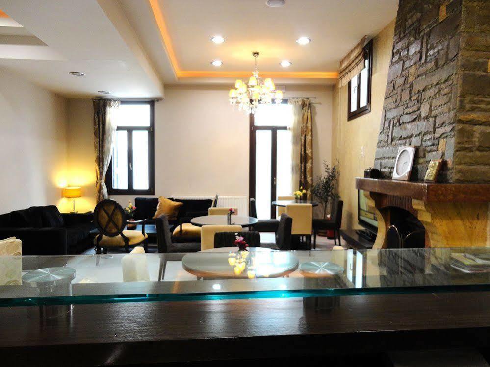 The Manessi Boutique 3*