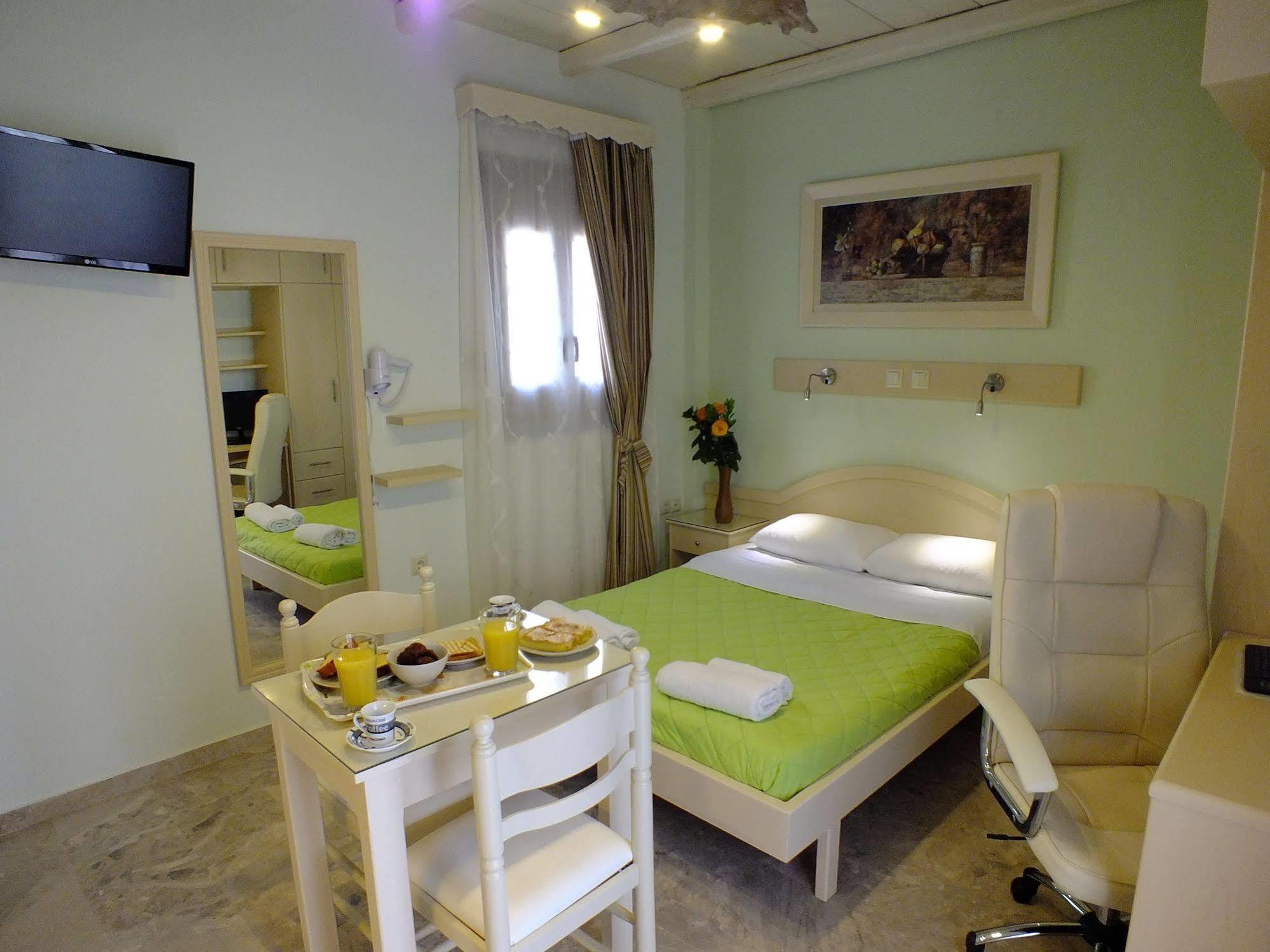 Santa Katerina & * Naxos City