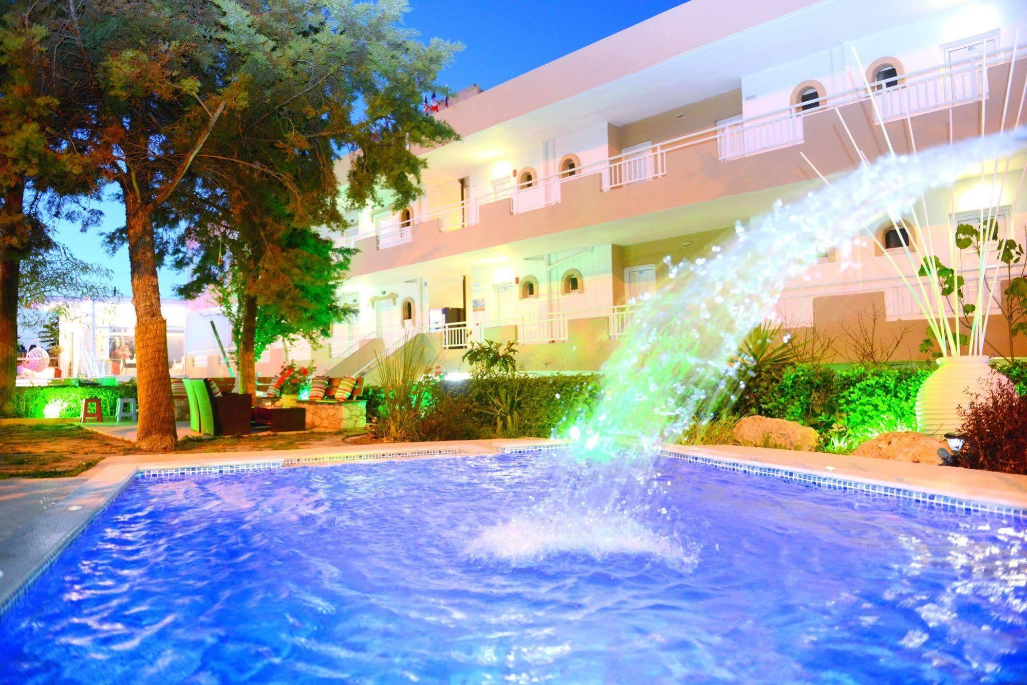 Casastavris - Aparts & Pool Aparthotel