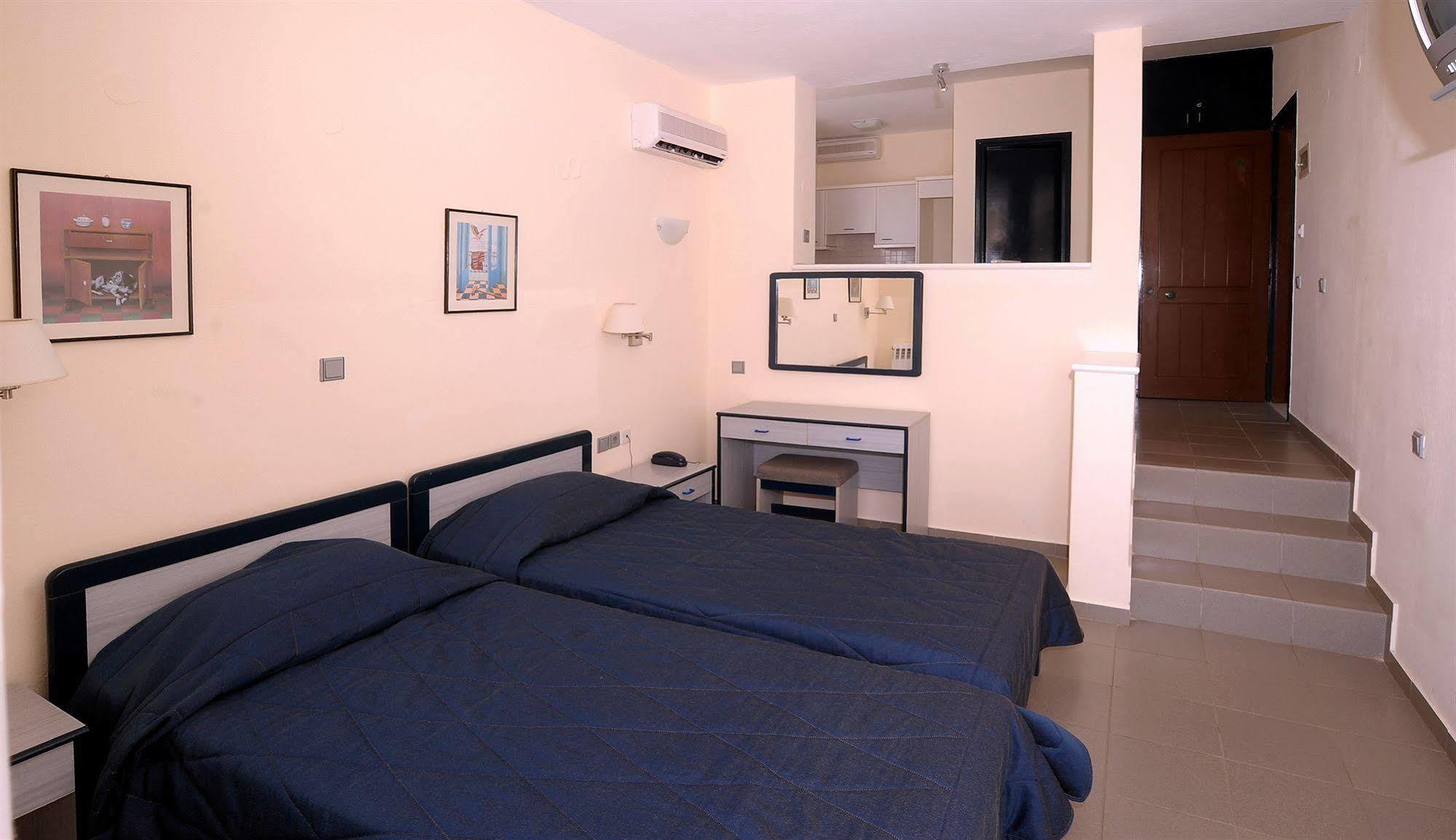 Nikolaos House Aparthotel