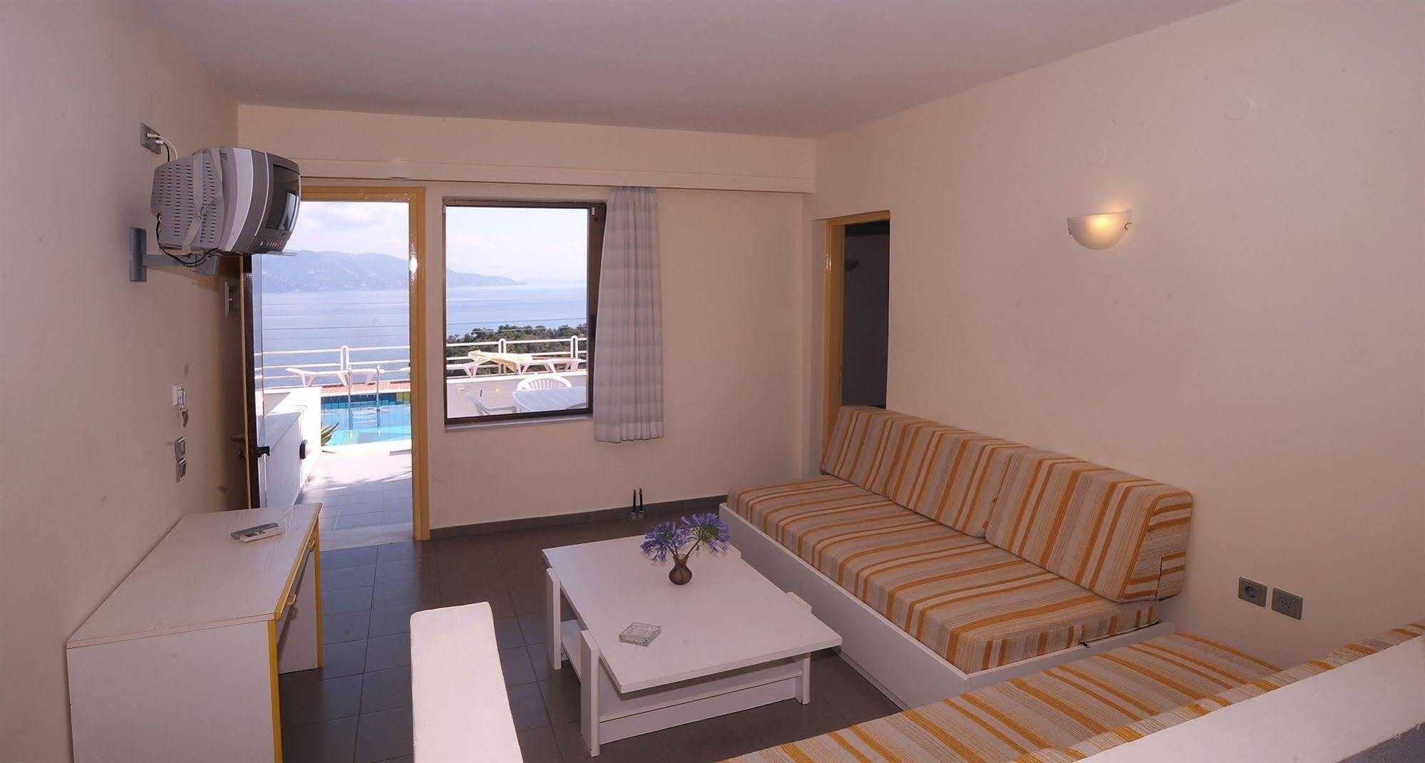 Nikolaos House 2*