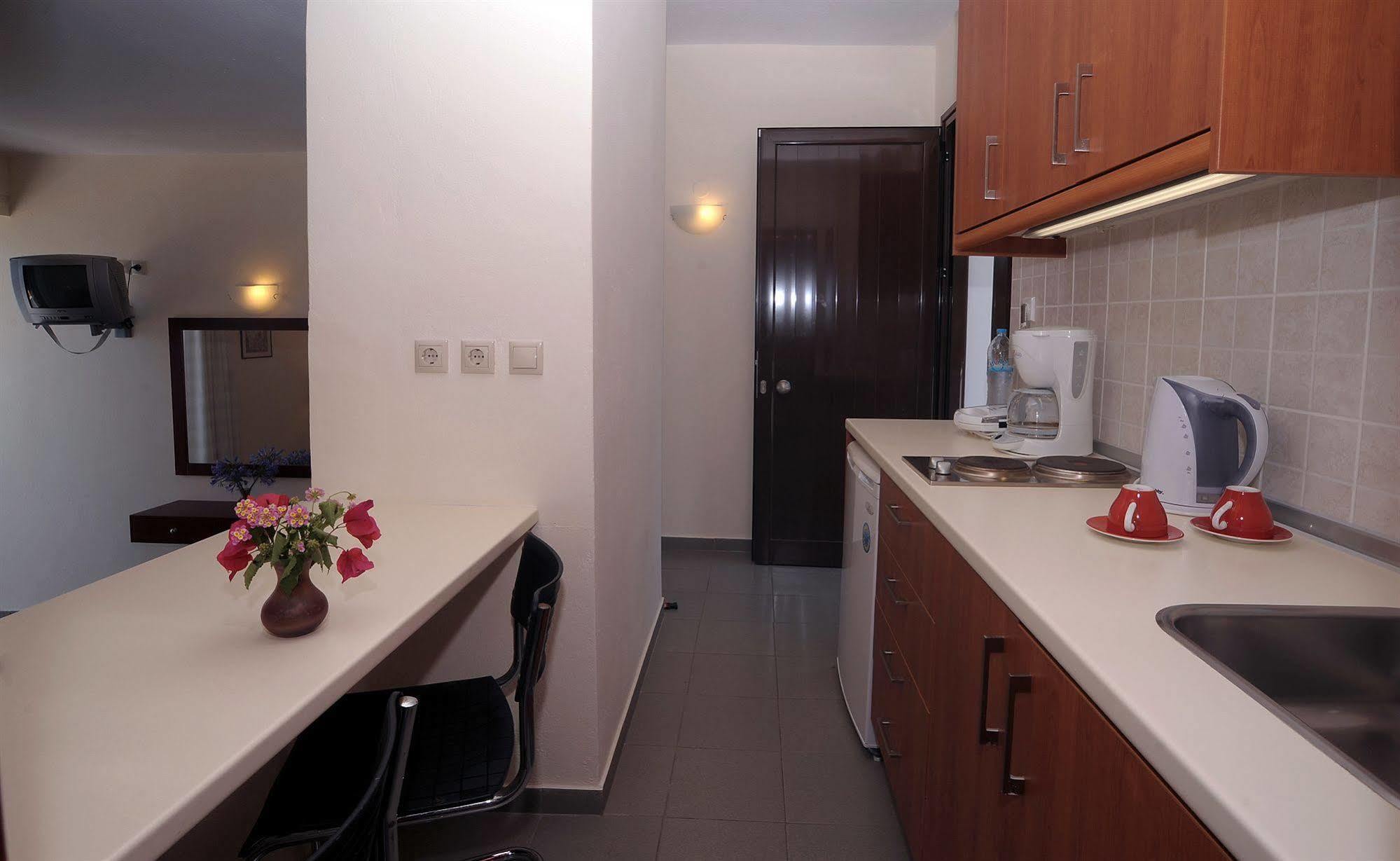 Nikolaos House 2*