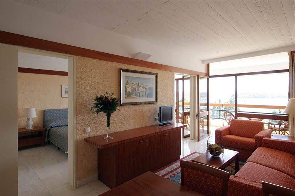 Hotel Aks 4*