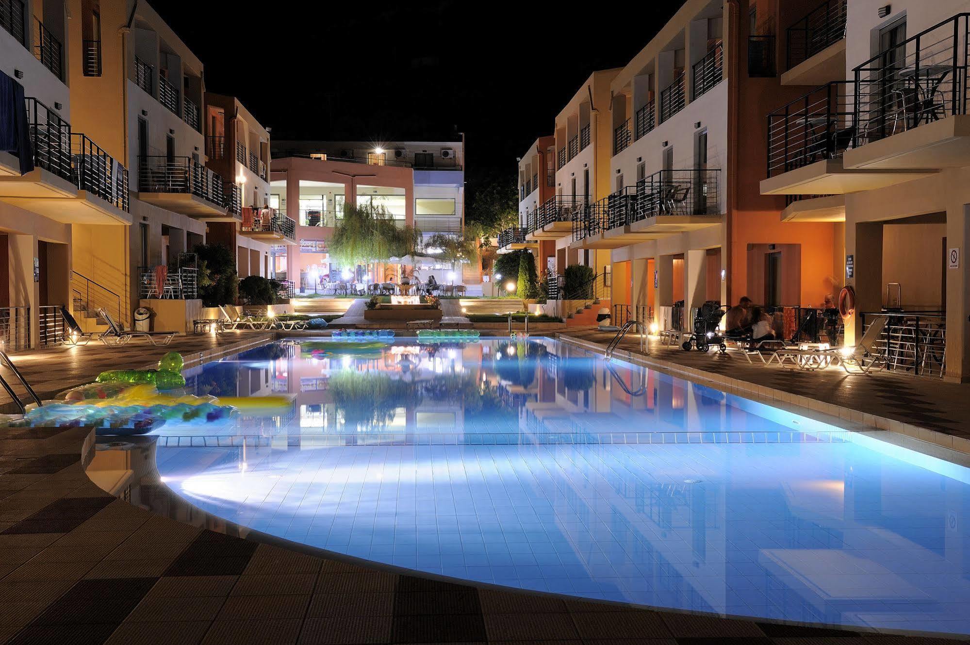 Hotel Sunrise Village