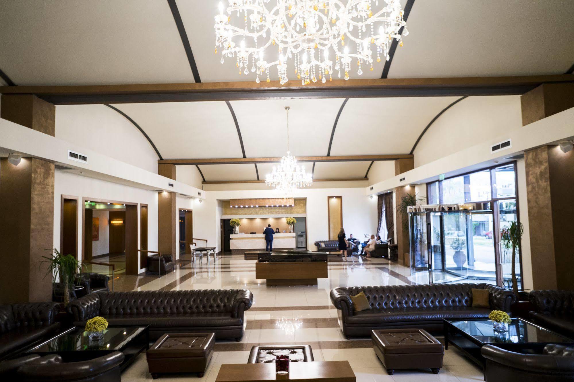 Valis Hotel