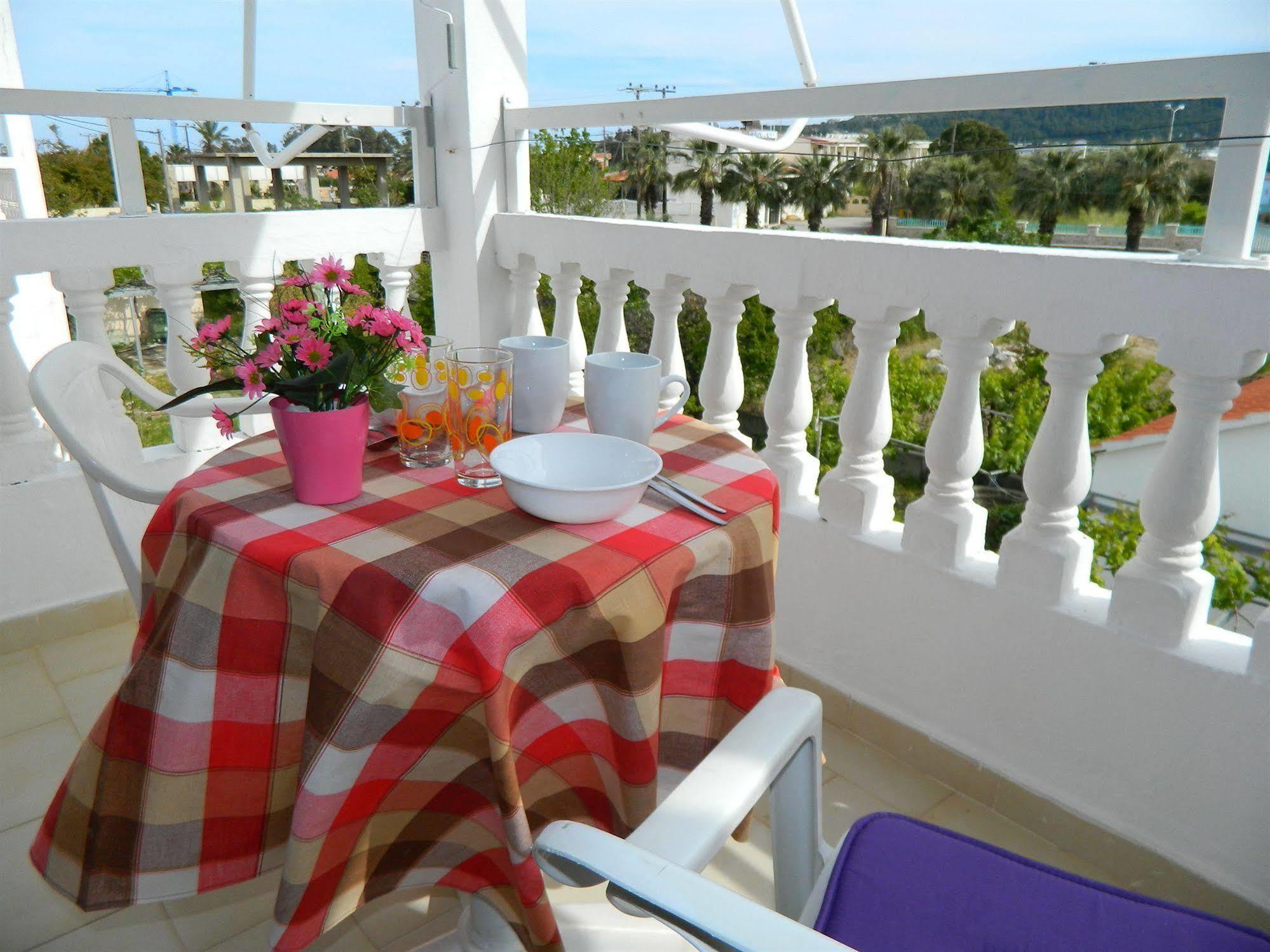 Roseberry Aparthotel