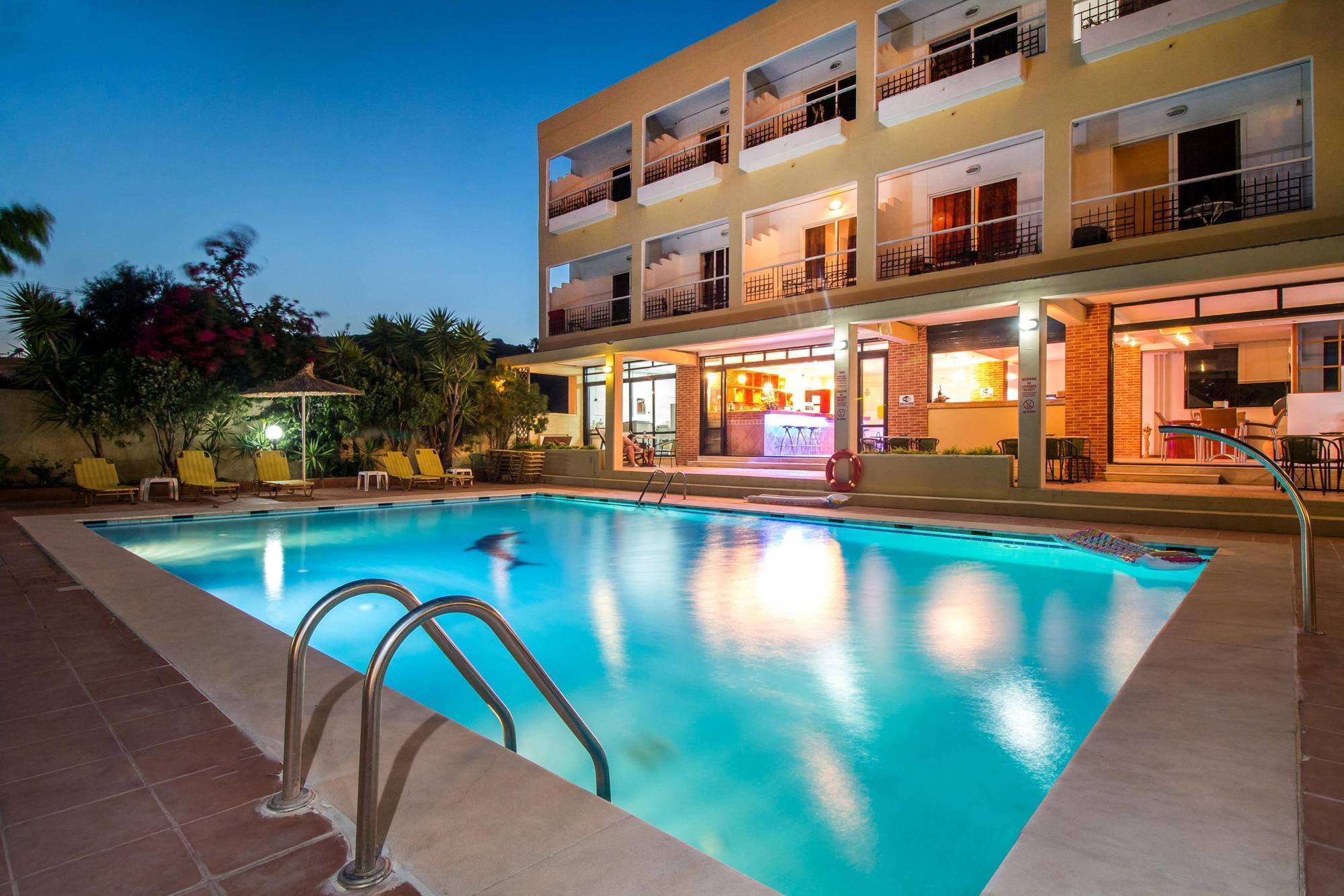 Hotel Mike's House 2*