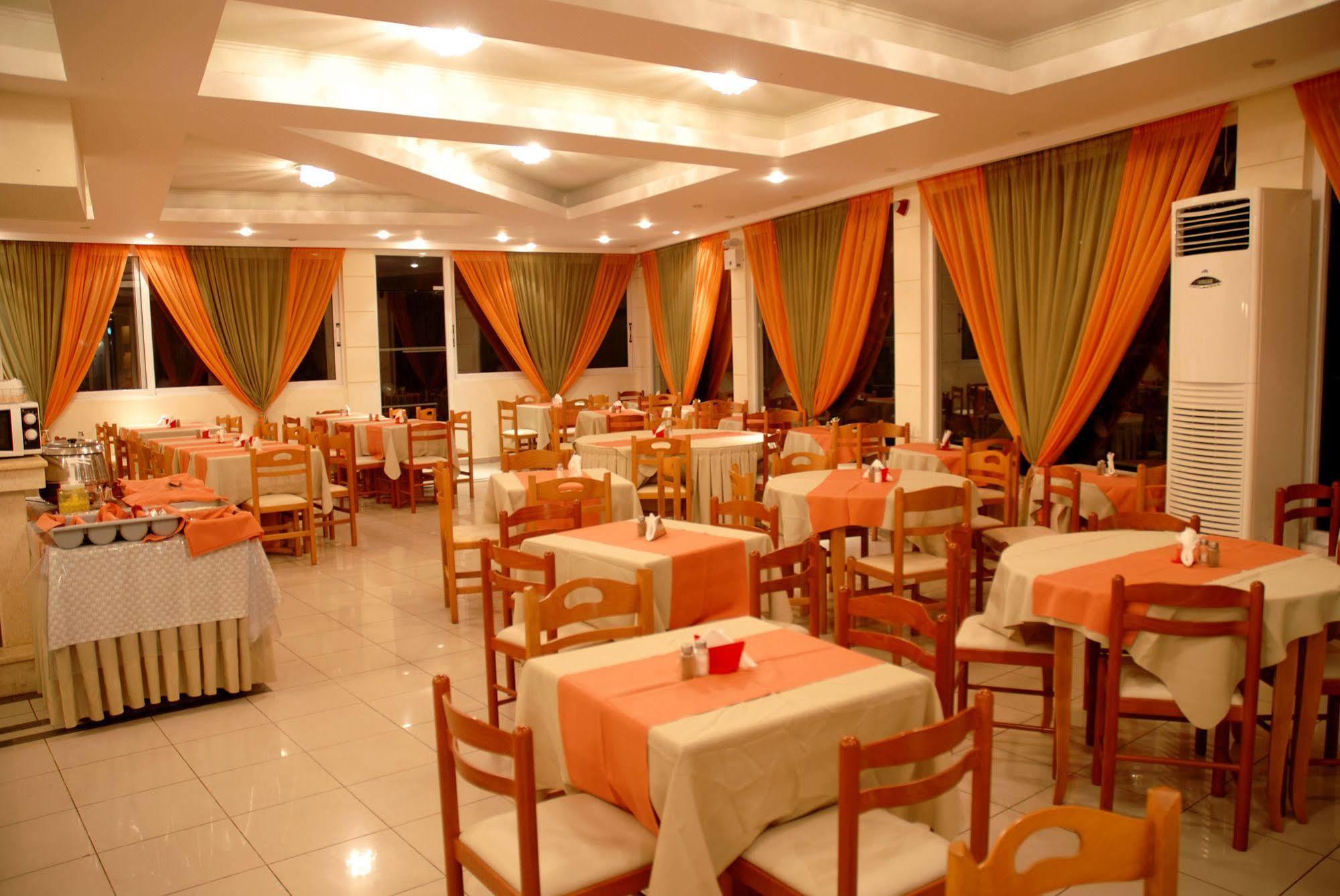 Hotel Commodore