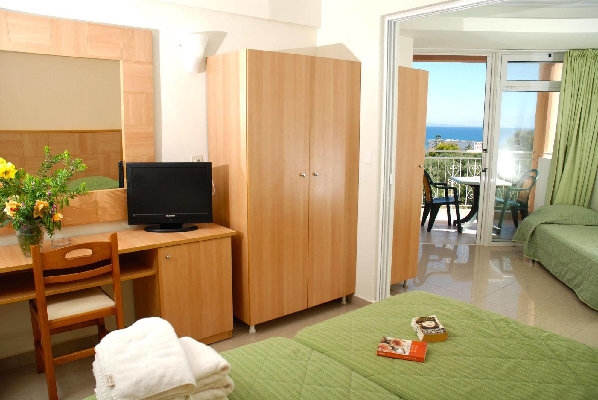 Hotel Commodore
